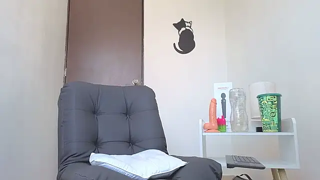 Snapshot of Saturno_v chatting on October 22, 12:16 pm Saturno v online show from October 22, 12:16 pm