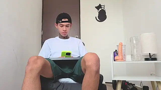 Snapshot of Saturno_v chatting on November 18, 10:41 am Saturno v online show from November 18, 10:41 am