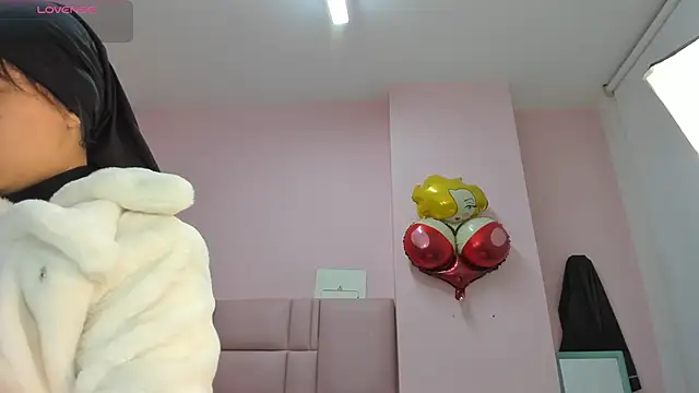 Snapshot of soyzarahtorres chatting on September 16, 12:33 am soyzarahtorres online show from September 16, 12:33 am