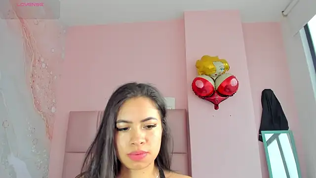 Snapshot of soyzarahtorres chatting on October 31, 2:51 pm soyzarahtorres online show from October 31, 2:51 pm