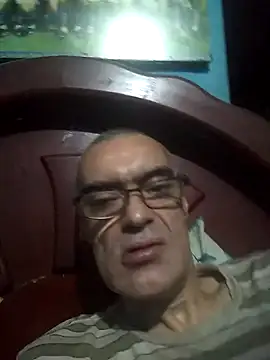 Snapshot of hugosafado333 chatting on December 16, 9:31 pm hugosafado333 online show from December 16, 9:31 pm