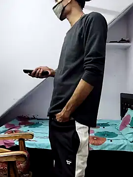 Snapshot of Habibi_big_b chatting on December 20, 4:25 pm Habibi big b online show from December 20, 4:25 pm