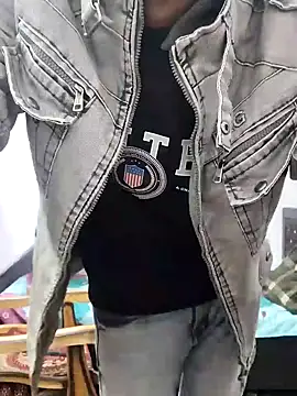 Snapshot of Habibi_big_b chatting on January 6, 5:06 pm Habibi big b online show from January 6, 5:06 pm