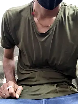 Snapshot of Habibi_big_b chatting on February 14, 8:10 am Habibi big b online show from February 14, 8:10 am