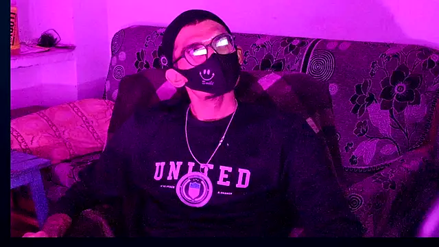 Snapshot of Habibi_big_b chatting on October 21, 8:20 pm Habibi big b online show from October 21, 8:20 pm