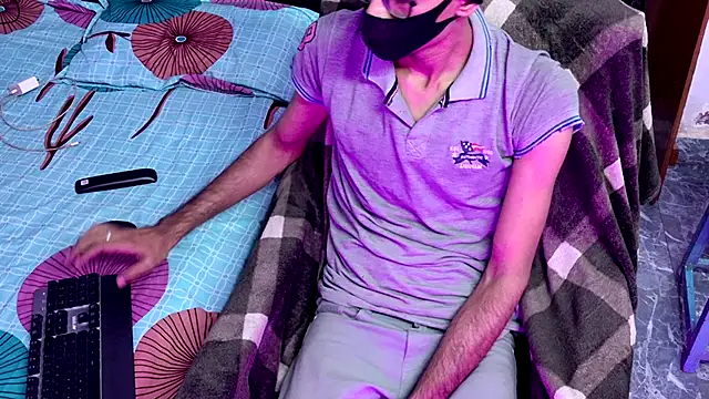 Snapshot of Habibi_big_b chatting on November 6, 10:16 am Habibi big b online show from November 6, 10:16 am