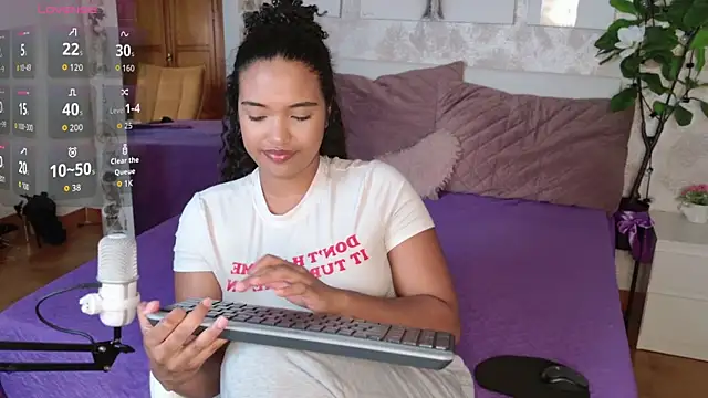 MilaTeenX online show from November 20, 8:47 am