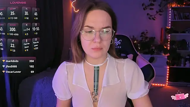 ami amour  online show from December 16, 2:05 pm