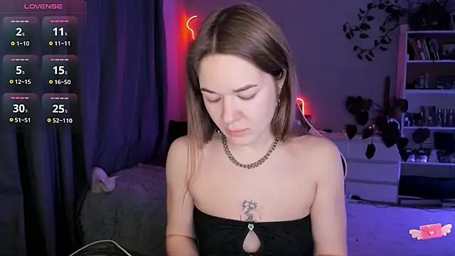 ami amour  online show from February 19, 7:59 pm