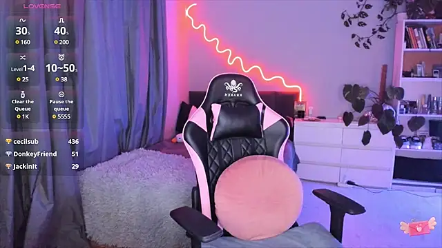 ami amour  online show from February 20, 7:19 pm