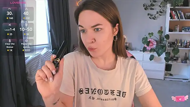 ami amour  online show from March 4, 2:10 pm