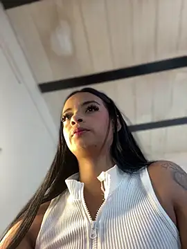 Laura fernandezII online show from February 4, 2:43 pm