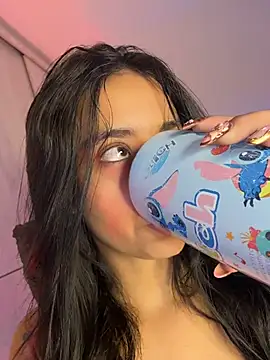 Laura fernandezII online show from November 7, 8:09 pm