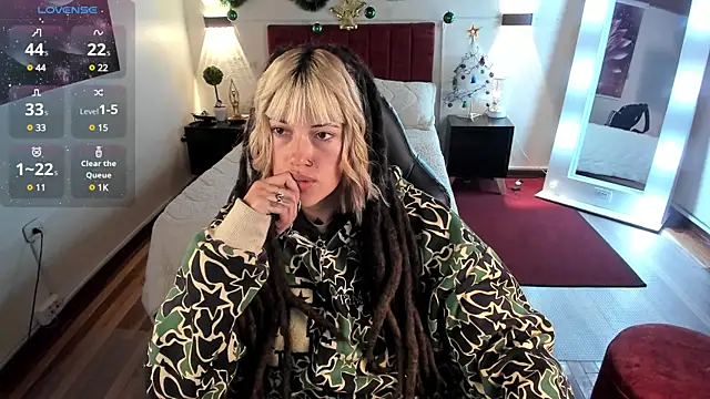  sharlotte777 online show from December 18, 3:33 pm