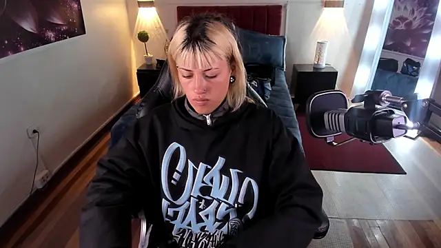  sharlotte777 online show from January 18, 2:33 pm