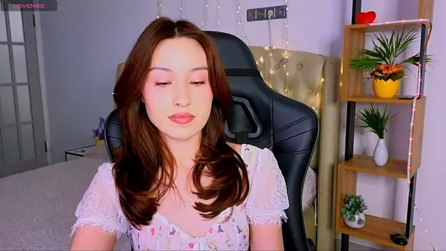 Snapshot of Ann__Cute chatting on March 19, 8:55 am Ann Cute online show from March 19, 8:55 am