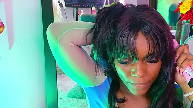 SarahBrunet online show from October 3, 5:10 pm