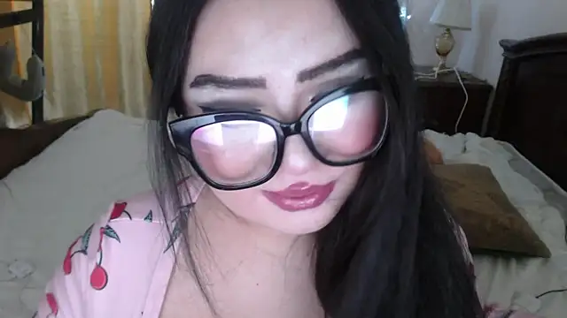 Snapshot of cutie_sakura chatting on March 4, 4:17 am cutie sakura online show from March 4, 4:17 am