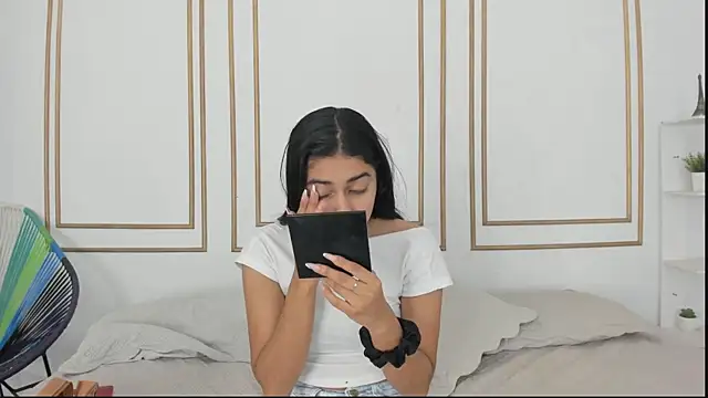 natalia aguirre1 online show from March 14, 12:29 pm