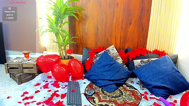 VickyJohnson1 online show from February 14, 8:37 pm