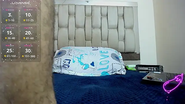 Snapshot of akeemdavid_05 chatting on January 29, 7:43 pm akeemdavid 05 online show from January 29, 7:43 pm