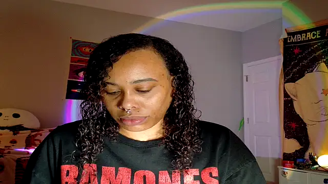 Snapshot of loveluna8 chatting on February 9, 11:58 am loveluna8 online show from February 9, 11:58 am