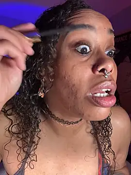 Snapshot of loveluna8 chatting on February 20, 11:20 am loveluna8 online show from February 20, 11:20 am