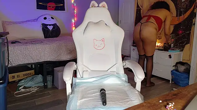 Snapshot of loveluna8 chatting on February 24, 9:20 pm loveluna8 online show from February 24, 9:20 pm