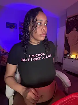 Snapshot of loveluna8 chatting on February 27, 10:26 am loveluna8 online show from February 27, 10:26 am