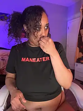 Snapshot of loveluna8 chatting on March 4, 8:46 am loveluna8 online show from March 4, 8:46 am