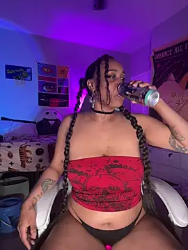 Snapshot of loveluna8 chatting on March 13, 6:16 am loveluna8 online show from March 13, 6:16 am