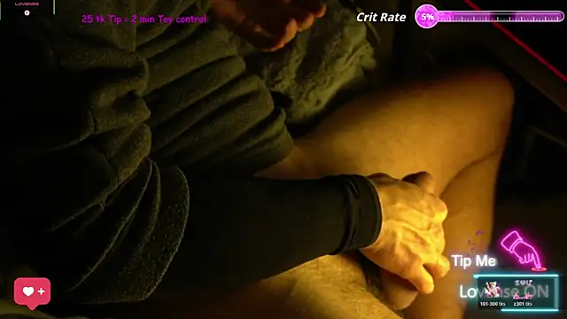 Snapshot of coupleofficial chatting on December 13, 11:43 pm coupleofficial online show from December 13, 11:43 pm