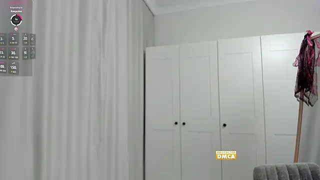 snowiie online show from October 31, 5:14 pm