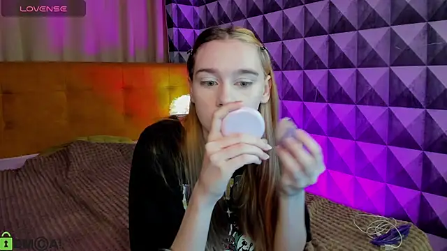 Lesi Moonie01 online show from October 15, 8:14 am