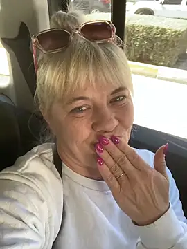 Lia Laguna77 online show from March 22, 6:36 pm