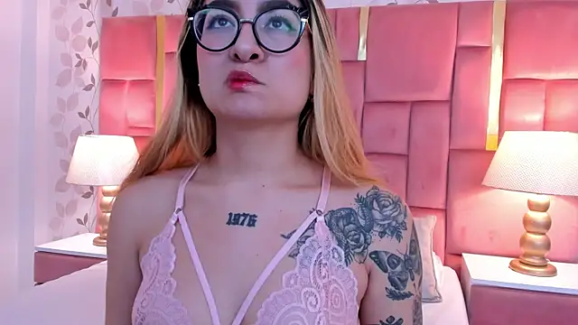 AmbarSantany online show from September 25, 11:30 pm