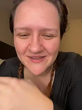 Snapshot of Kinkbitch25 chatting on December 17, 12:27 am Kinkbitch25 online show from December 17, 12:27 am