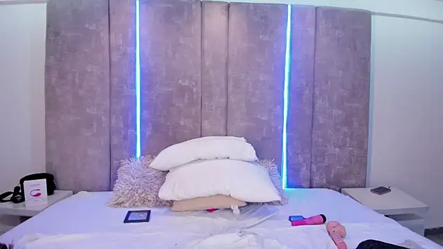 MaxiRogers online show from February 11, 10:50 pm