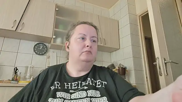 Snapshot of melissaBlessing chatting on February 14, 9:03 am melissaBlessing online show from February 14, 9:03 am