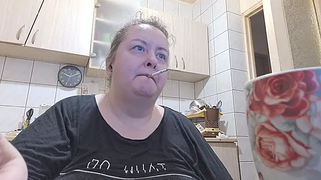 Snapshot of melissaBlessing chatting on February 15, 6:12 am melissaBlessing online show from February 15, 6:12 am