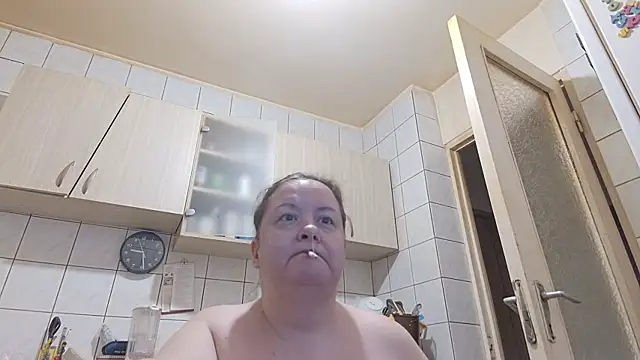 Snapshot of melissaBlessing chatting on March 8, 5:28 am melissaBlessing online show from March 8, 5:28 am