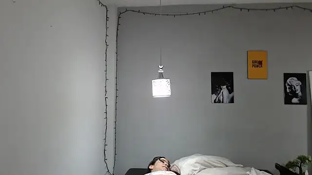 Snapshot of Kimandyuk chatting on January 13, 7:21 pm Kimandyuk online show from January 13, 7:21 pm