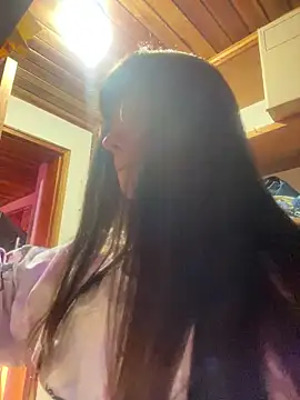 Snapshot of VioletaSubmissive chatting on December 6, 2:02 am VioletaSubmissive online show from December 6, 2:02 am