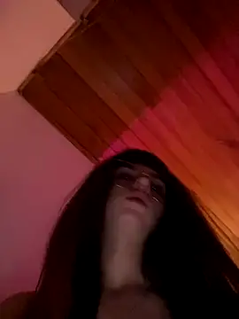 Snapshot of VioletaSubmissive chatting on December 6, 5:09 am VioletaSubmissive online show from December 6, 5:09 am