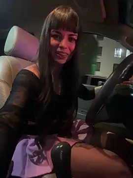 Snapshot of VioletaSubmissive chatting on January 24, 1:45 am VioletaSubmissive online show from January 24, 1:45 am