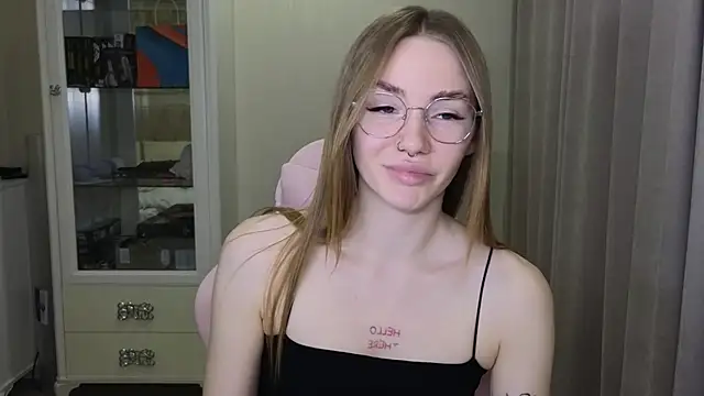 littlevildevil online show from December 6, 11:44 am