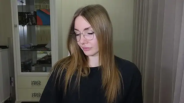 littlevildevil online show from December 7, 12:35 pm