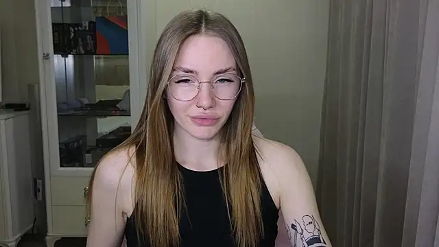 littlevildevil online show from December 9, 3:00 pm