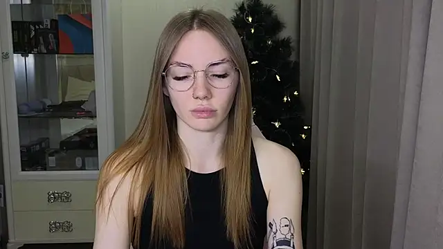 littlevildevil online show from December 12, 11:18 am