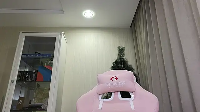 littlevildevil online show from December 27, 2:43 pm